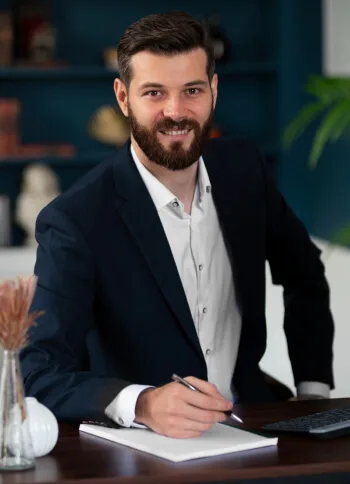 Our Financial Experts The Team  Member Solution. - 爱游戏shenghuaan
